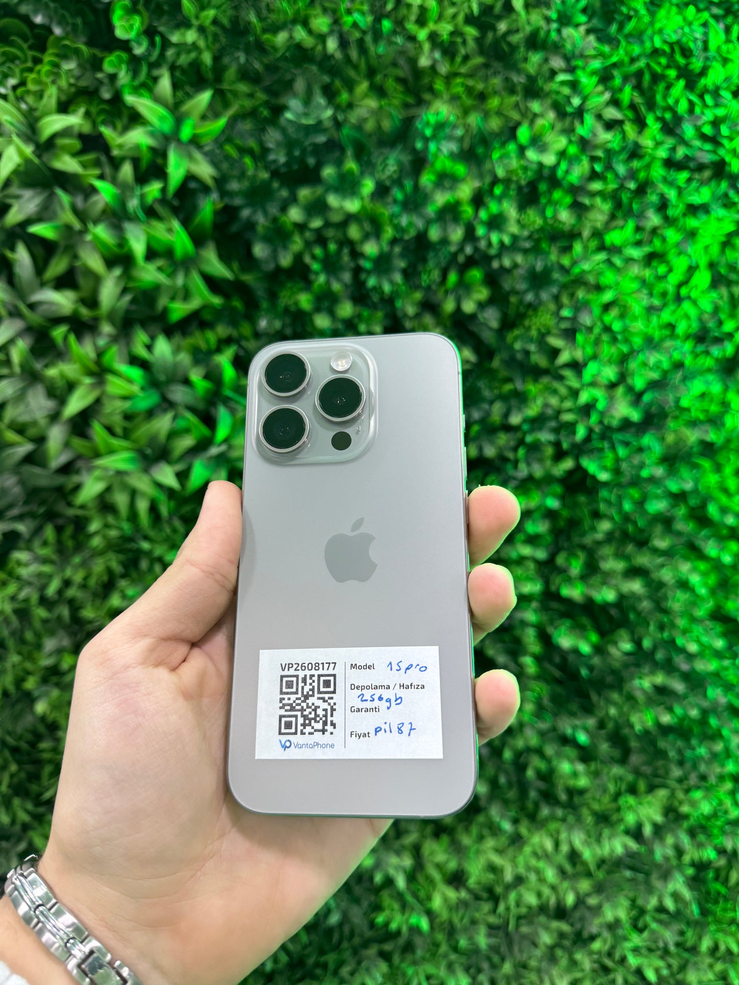 iPhone 15 Pro 256 GB Natural Titanyum – İkinci El