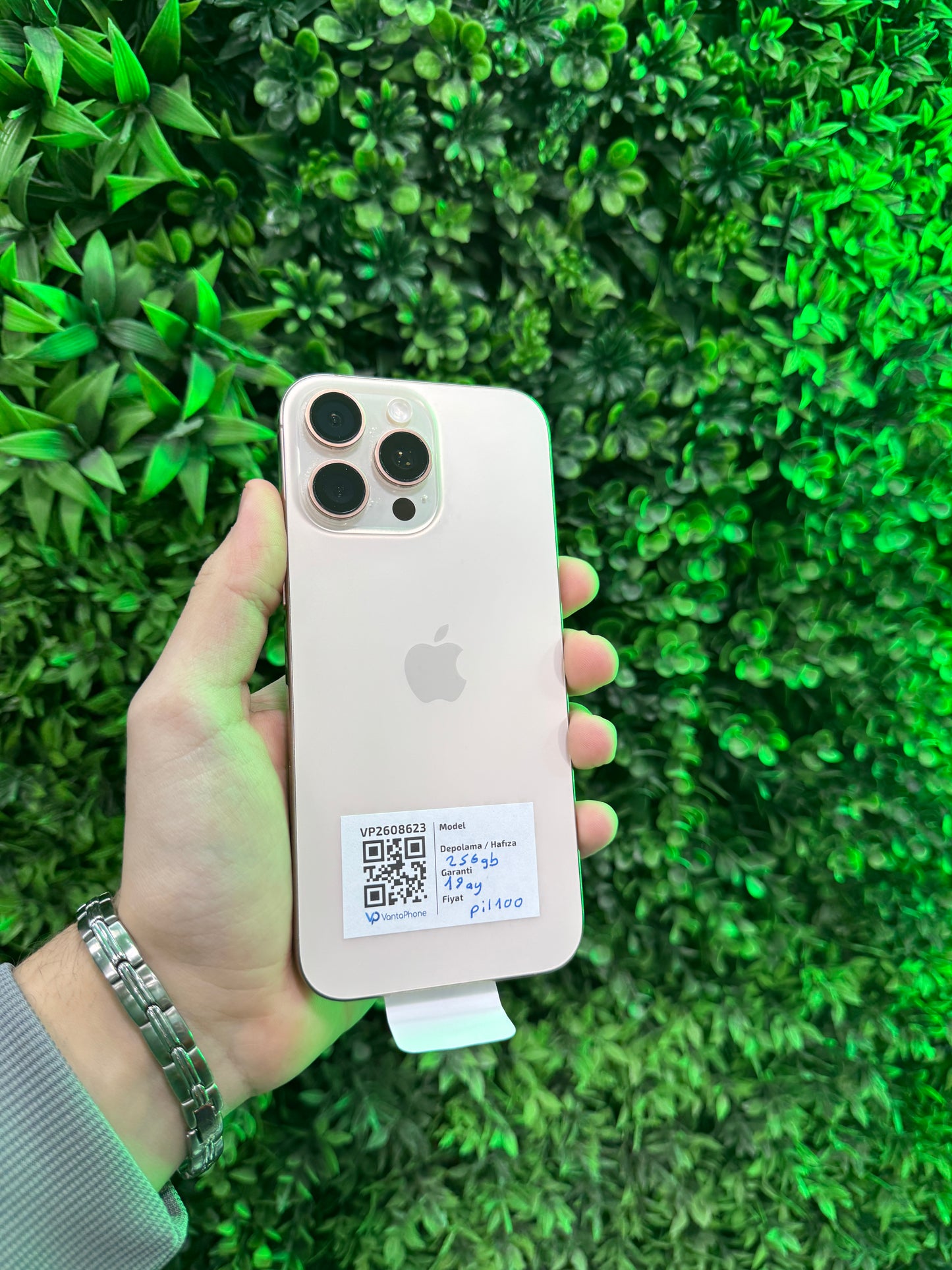iPhone 16 Pro Max 256 GB Çöl Titanyum – İkinci el