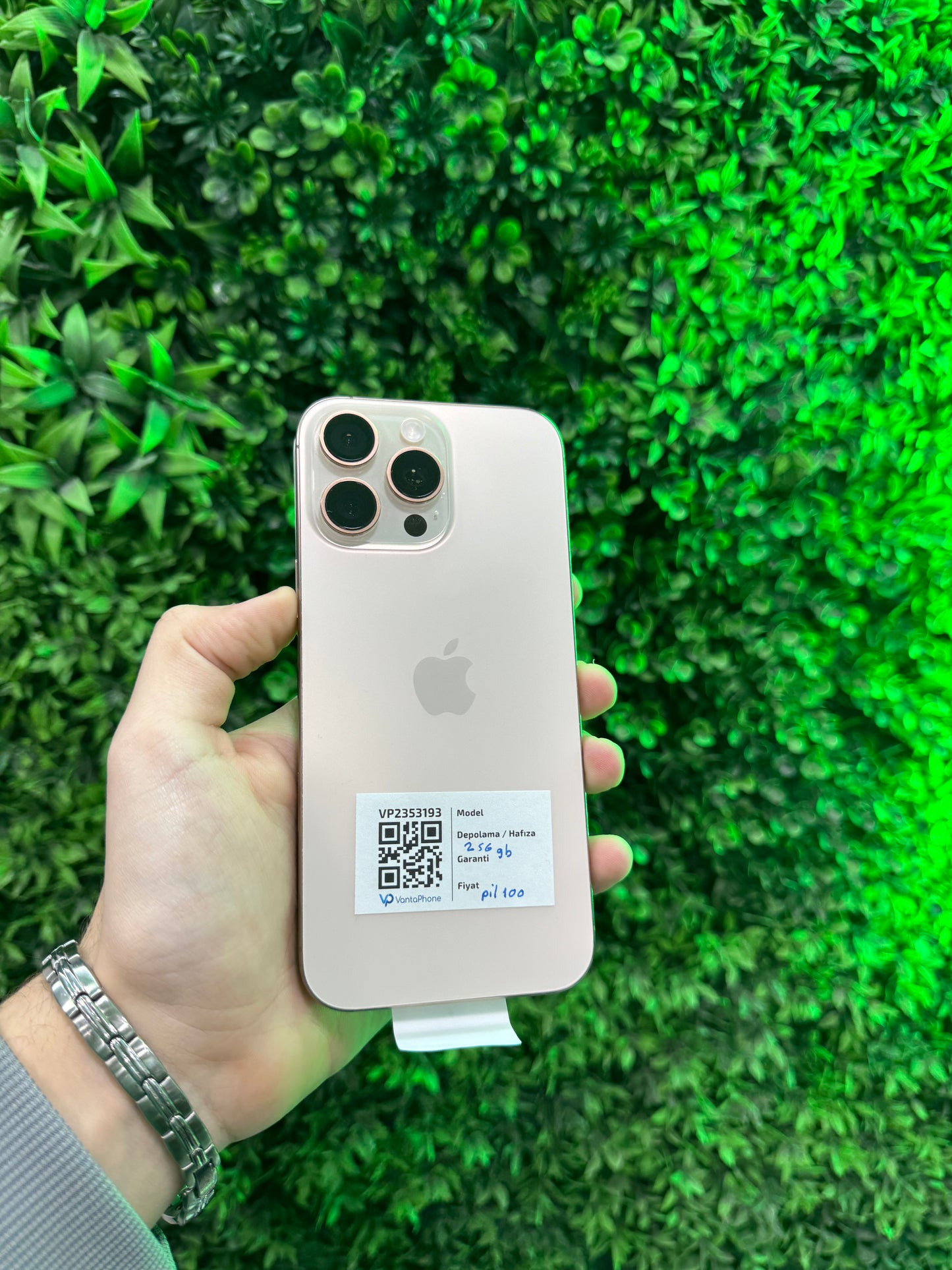 iPhone 16 Pro Max 256 GB Çöl Titanyum – İkinci el